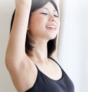 ラフマやGABAのリラックス効果、疲労回復効果を実感する女性