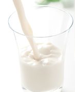 カルシウムが豊富に含まれる牛乳
